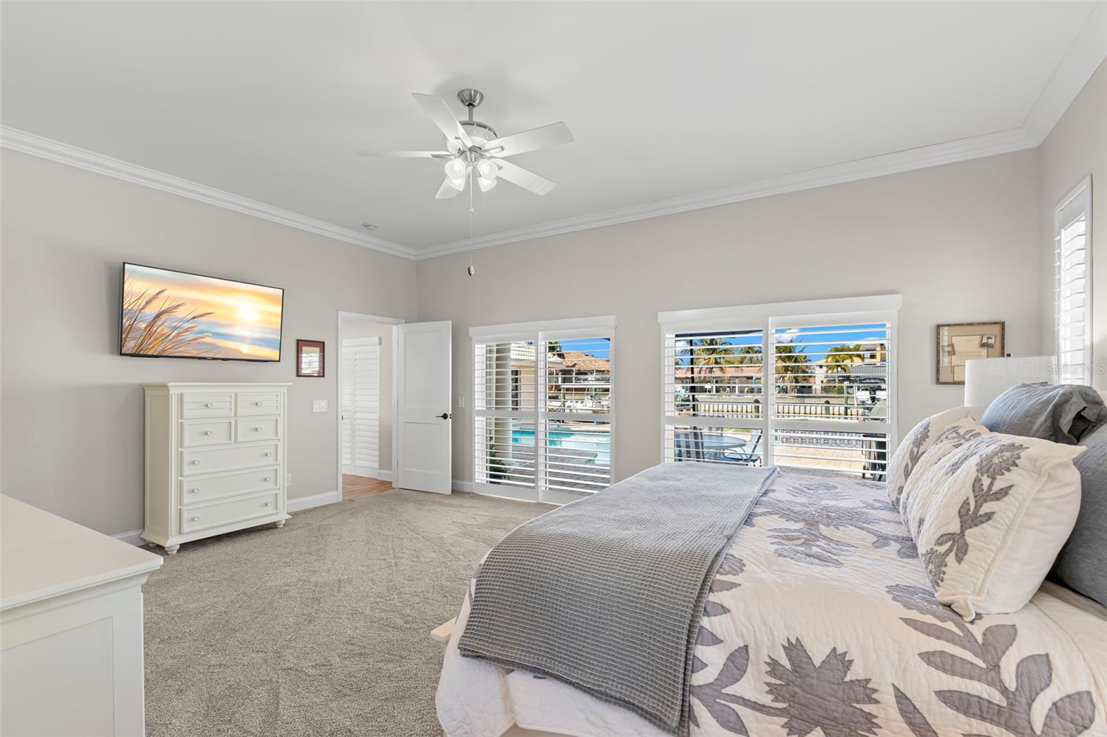 Image 29 of 67 For 2035 Hawaii Avenue Ne