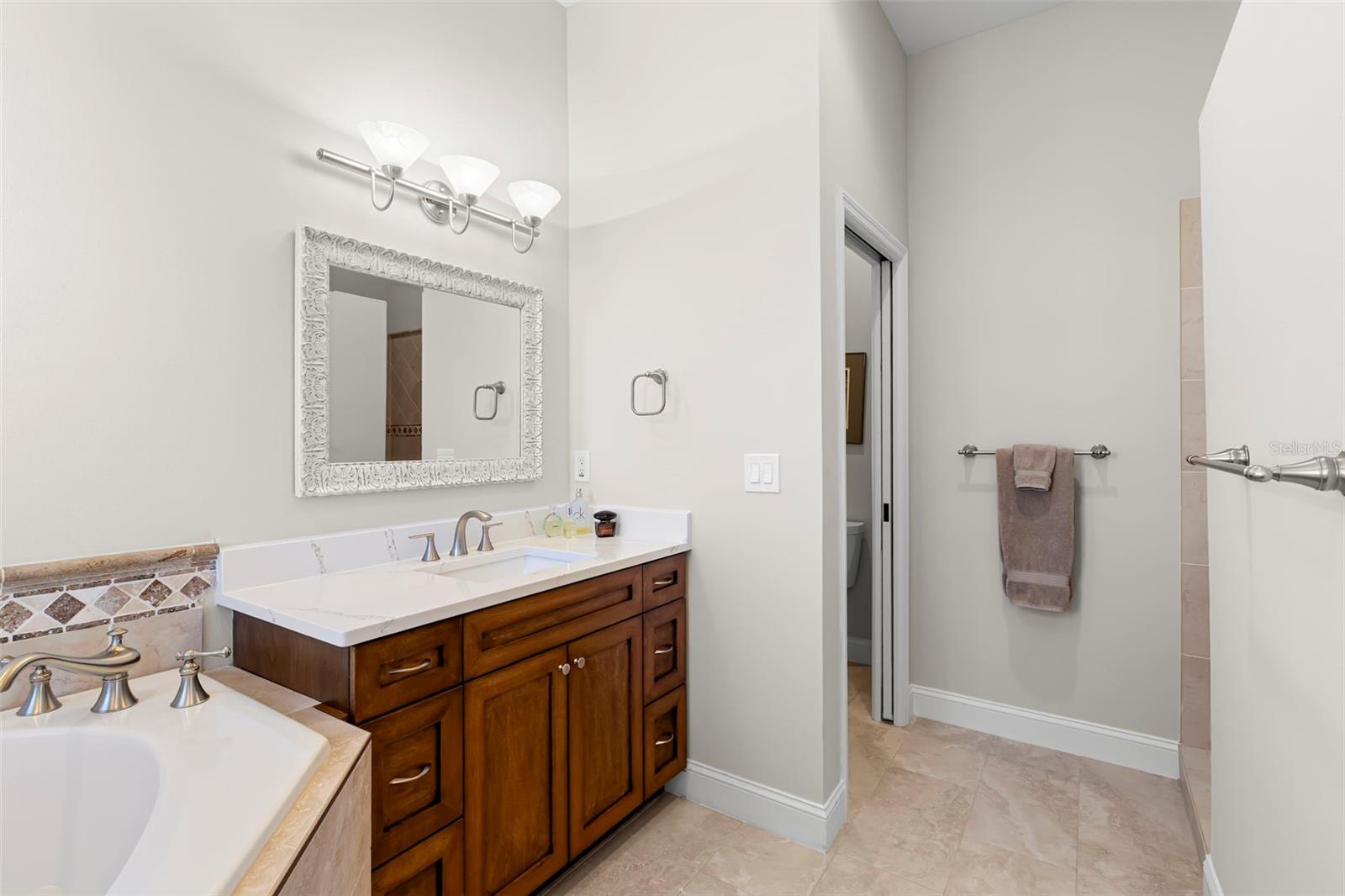 Image 35 of 67 For 2035 Hawaii Avenue Ne