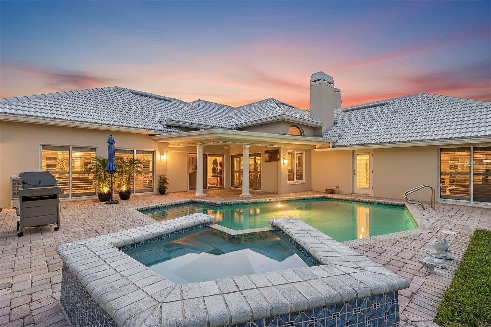 Image 4 of 67 For 2035 Hawaii Avenue Ne