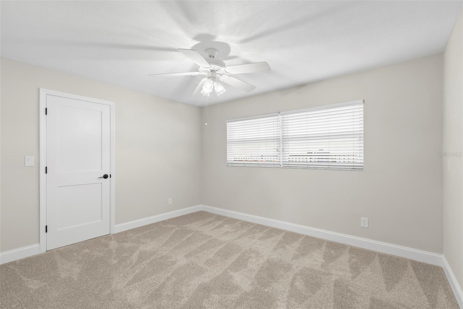 Image 44 of 67 For 2035 Hawaii Avenue Ne