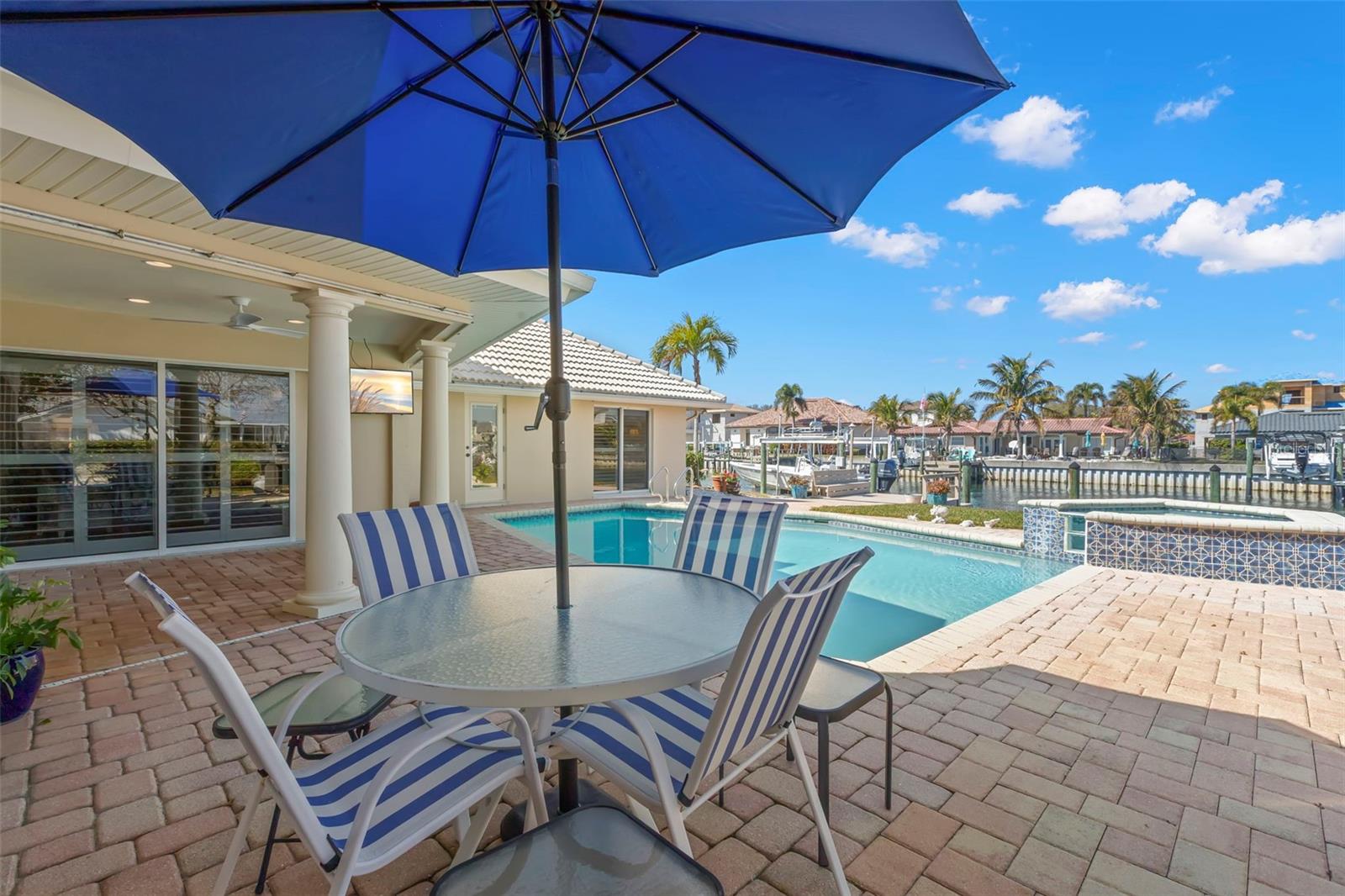 Image 51 of 67 For 2035 Hawaii Avenue Ne