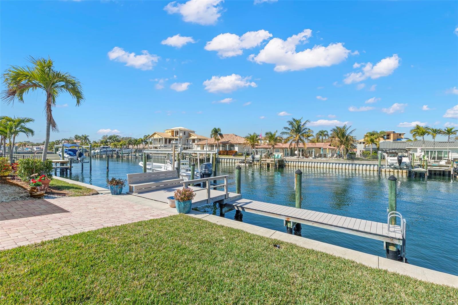 Image 55 of 67 For 2035 Hawaii Avenue Ne