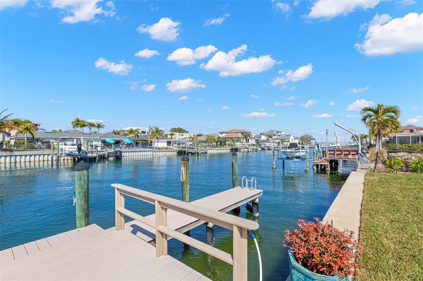 Image 57 of 67 For 2035 Hawaii Avenue Ne