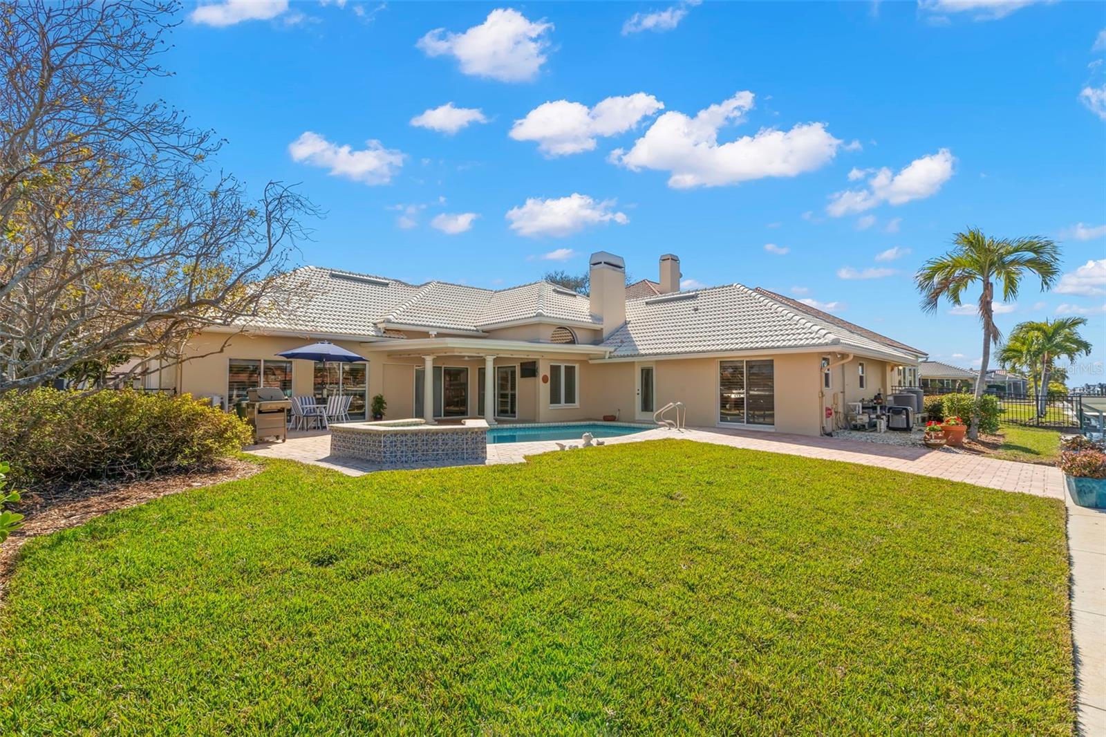 Image 62 of 67 For 2035 Hawaii Avenue Ne