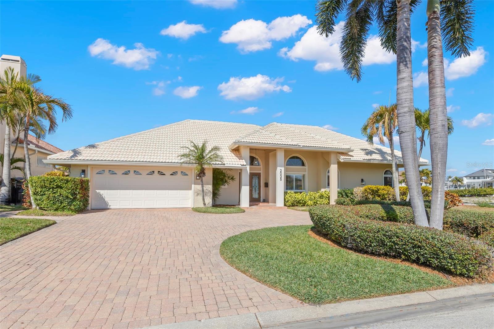 Image 8 of 67 For 2035 Hawaii Avenue Ne