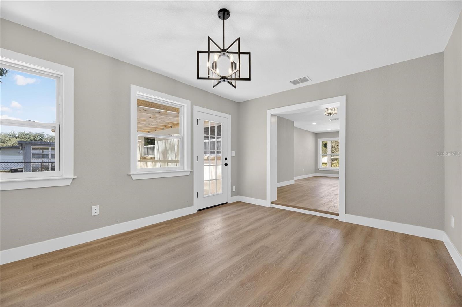 Image 27 of 100 For 207 Lentz Road