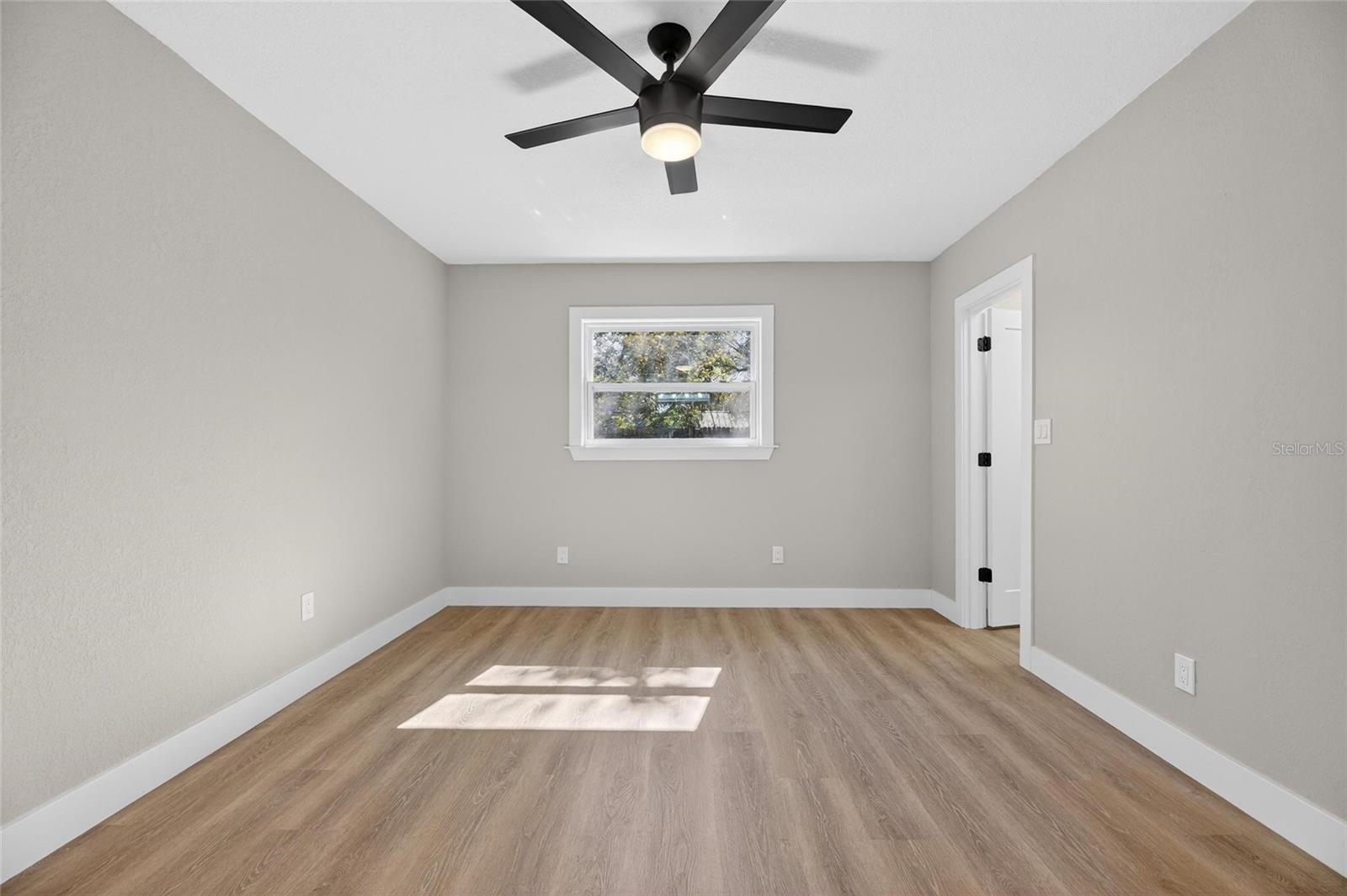 Image 32 of 100 For 207 Lentz Road