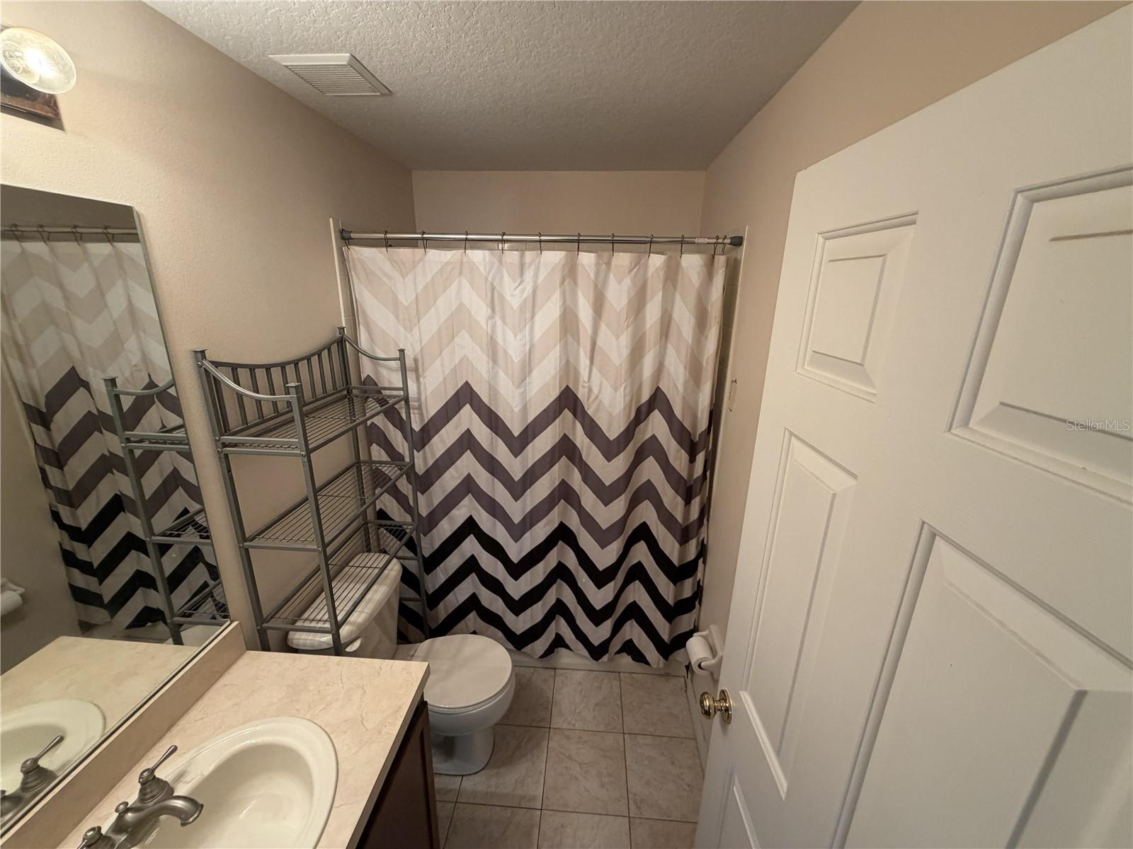 Image 15 of 18 For 3858 Island Way