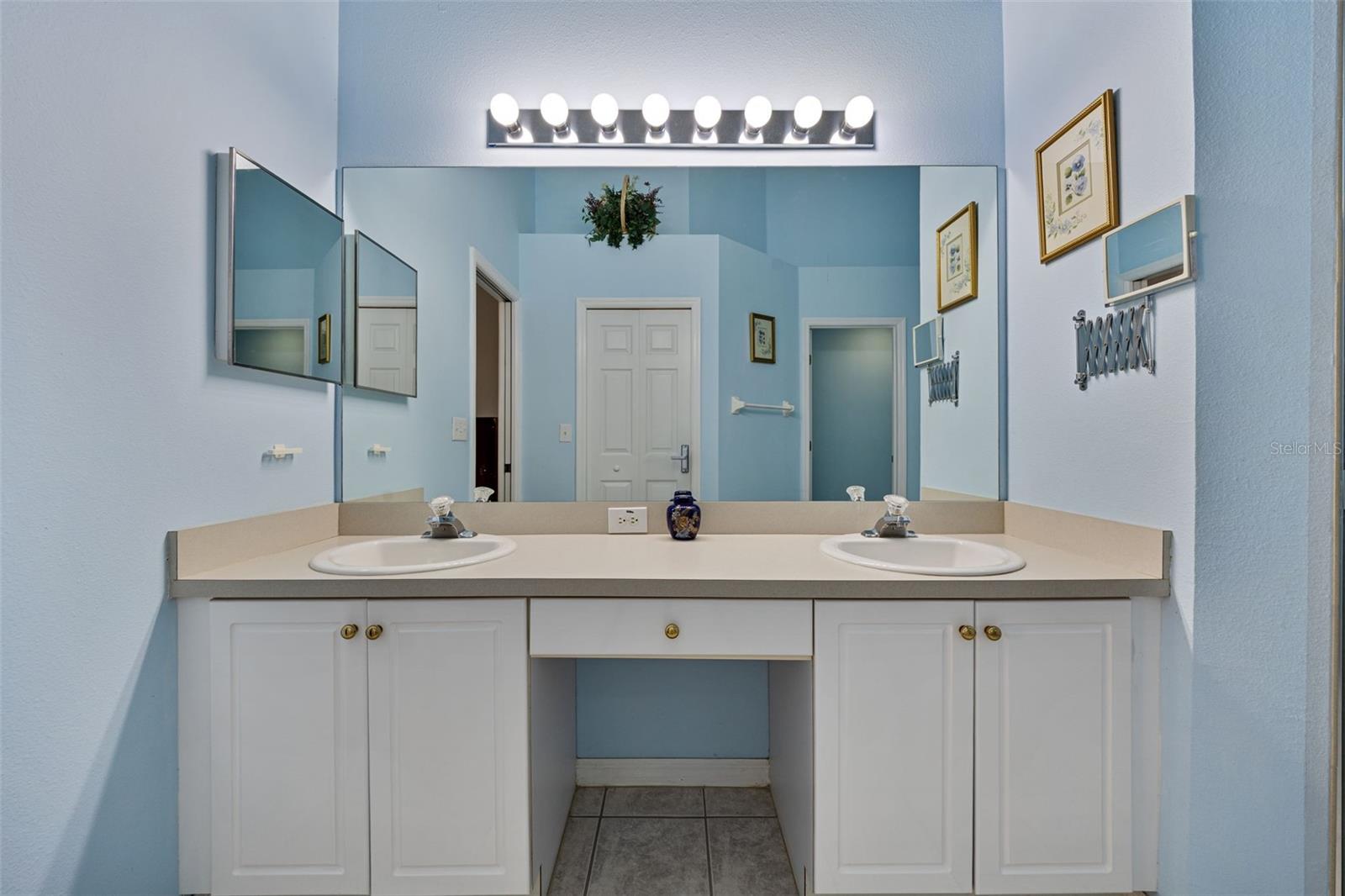 Image 14 of 32 For 3087 Pepperwood Lane W