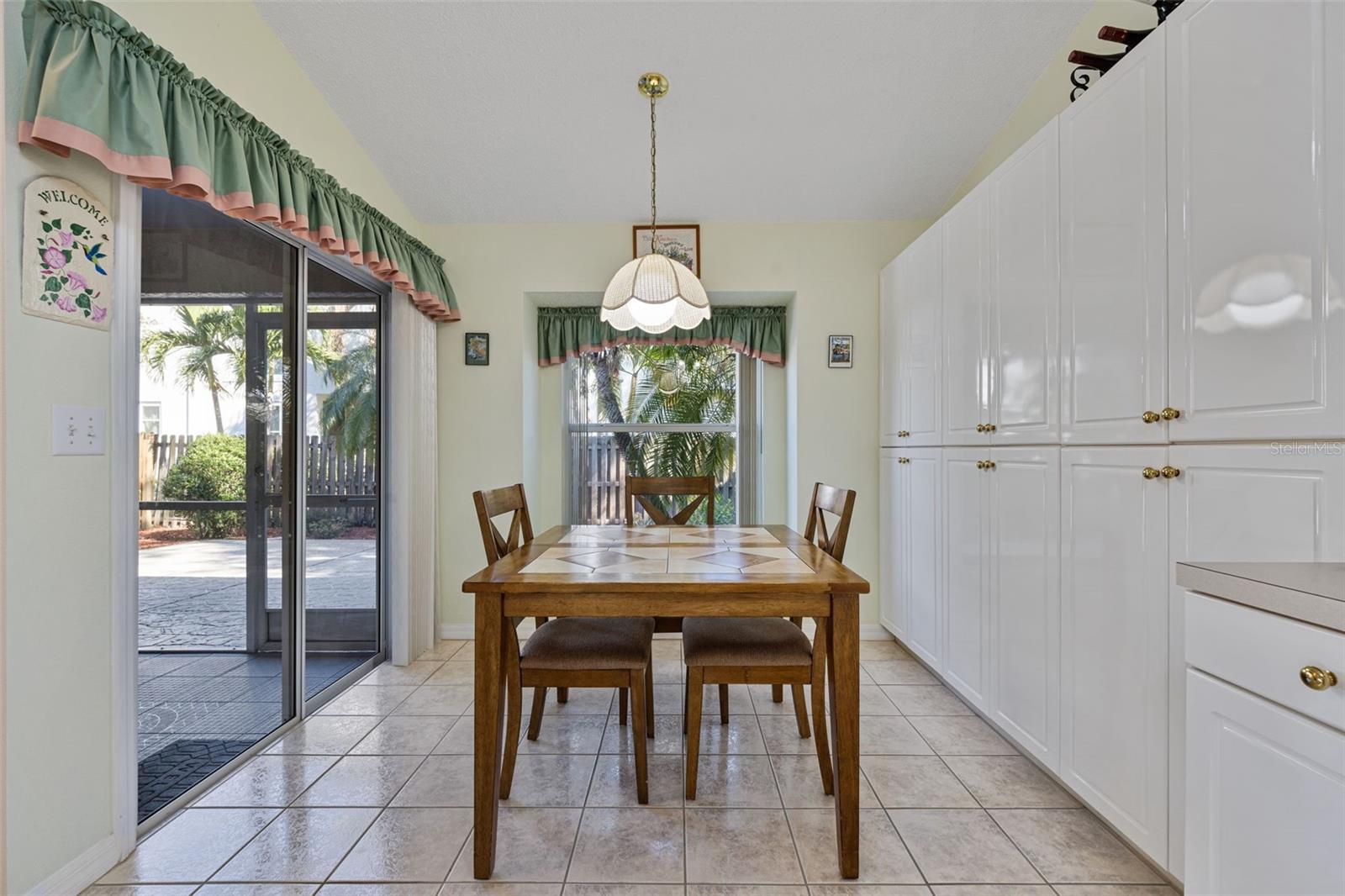 Image 7 of 32 For 3087 Pepperwood Lane W