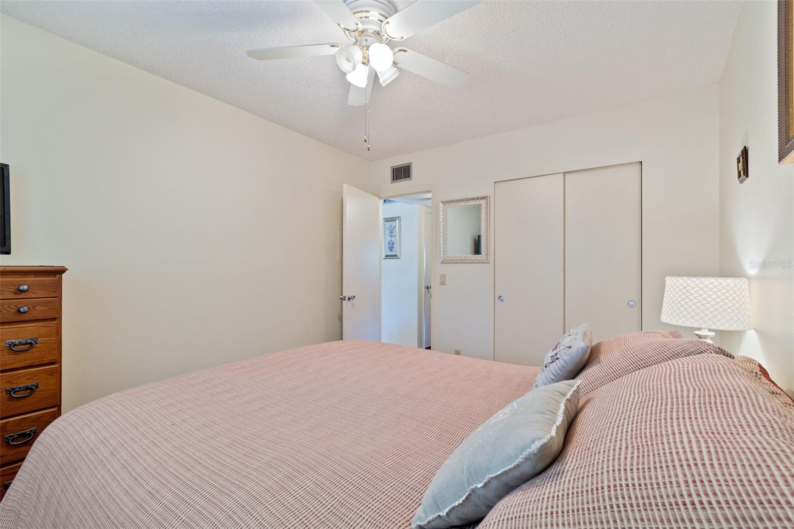 Listing photo id 26 for 2226 Switzerland Way 46