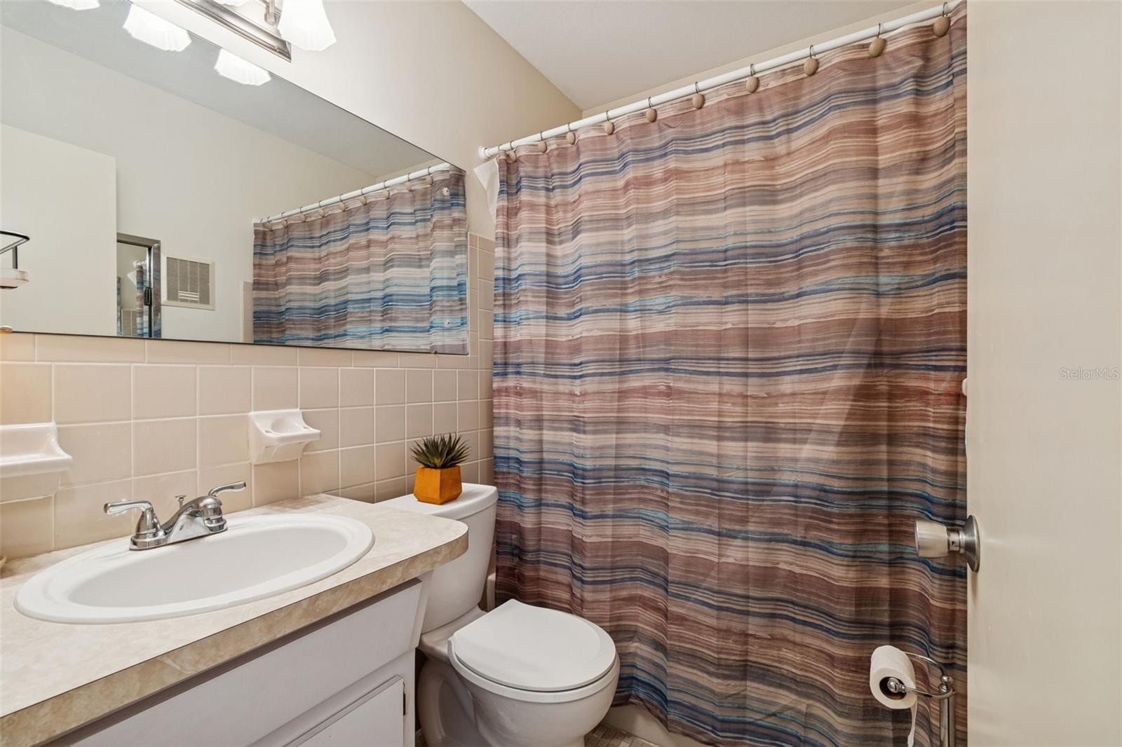 Listing photo id 28 for 2226 Switzerland Way 46