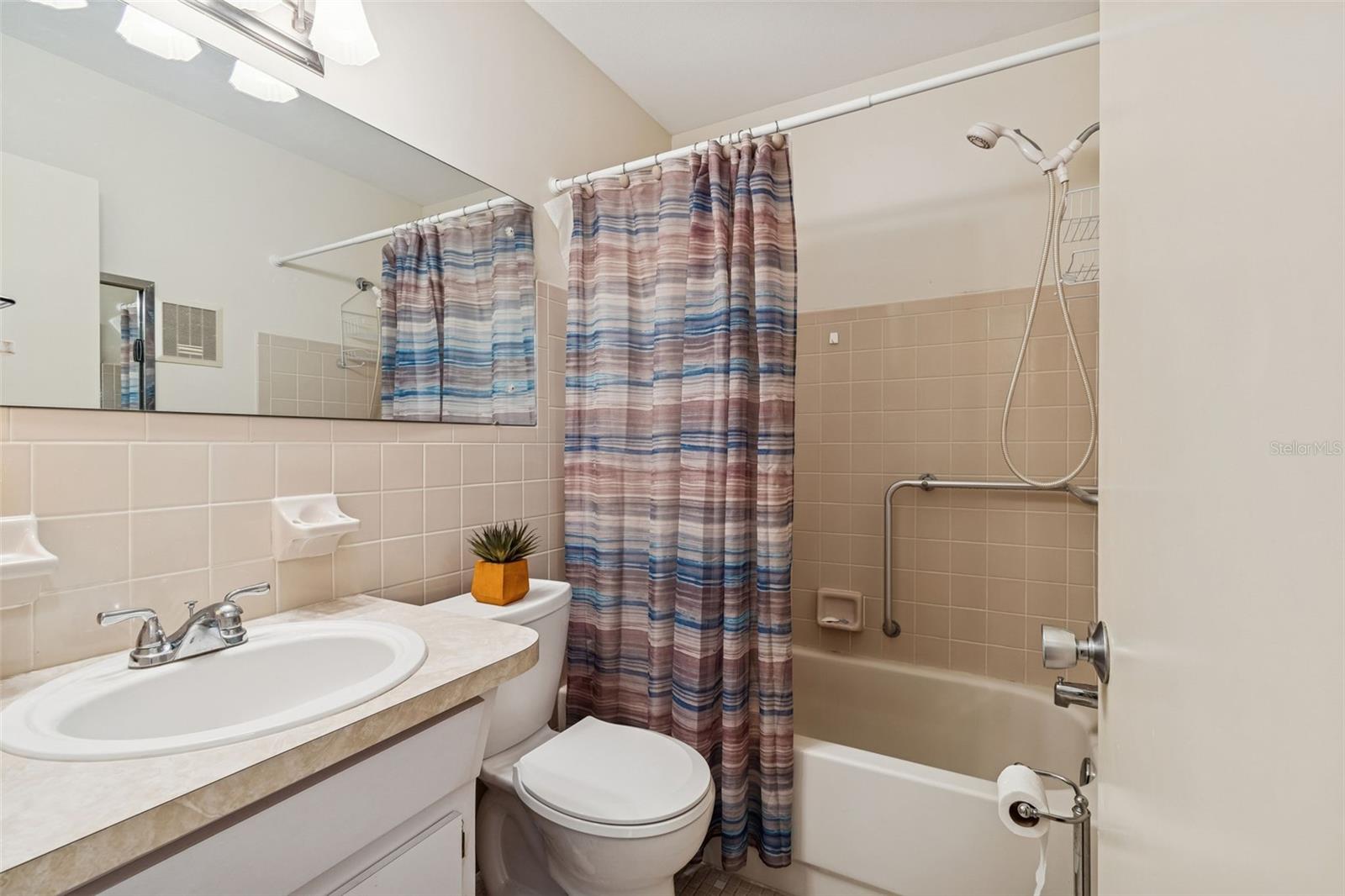 Listing photo id 30 for 2226 Switzerland Way 46