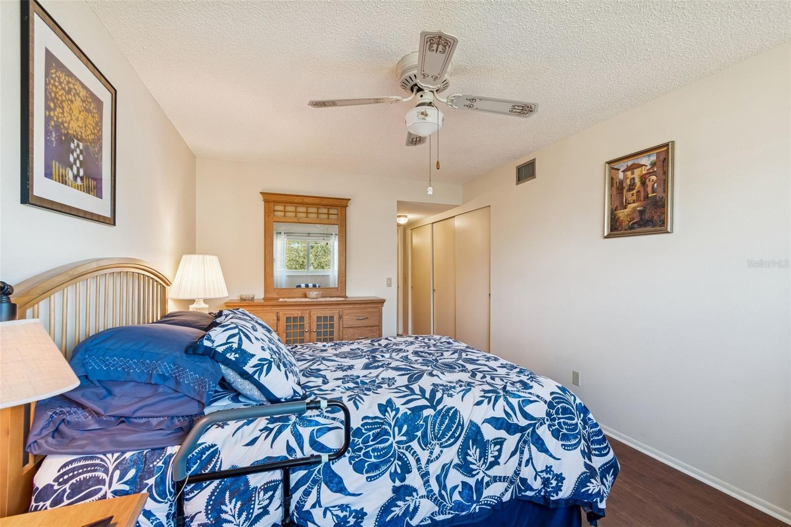 Listing photo id 34 for 2226 Switzerland Way 46