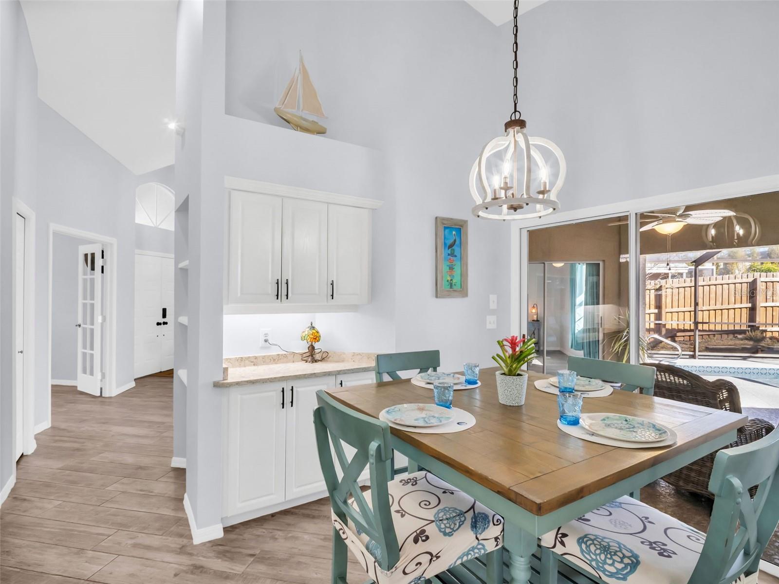 Listing photo id 9 for 4787 Klosterman Oaks Boulevard