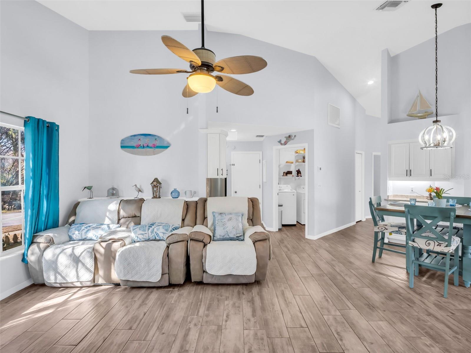 Listing photo id 12 for 4787 Klosterman Oaks Boulevard