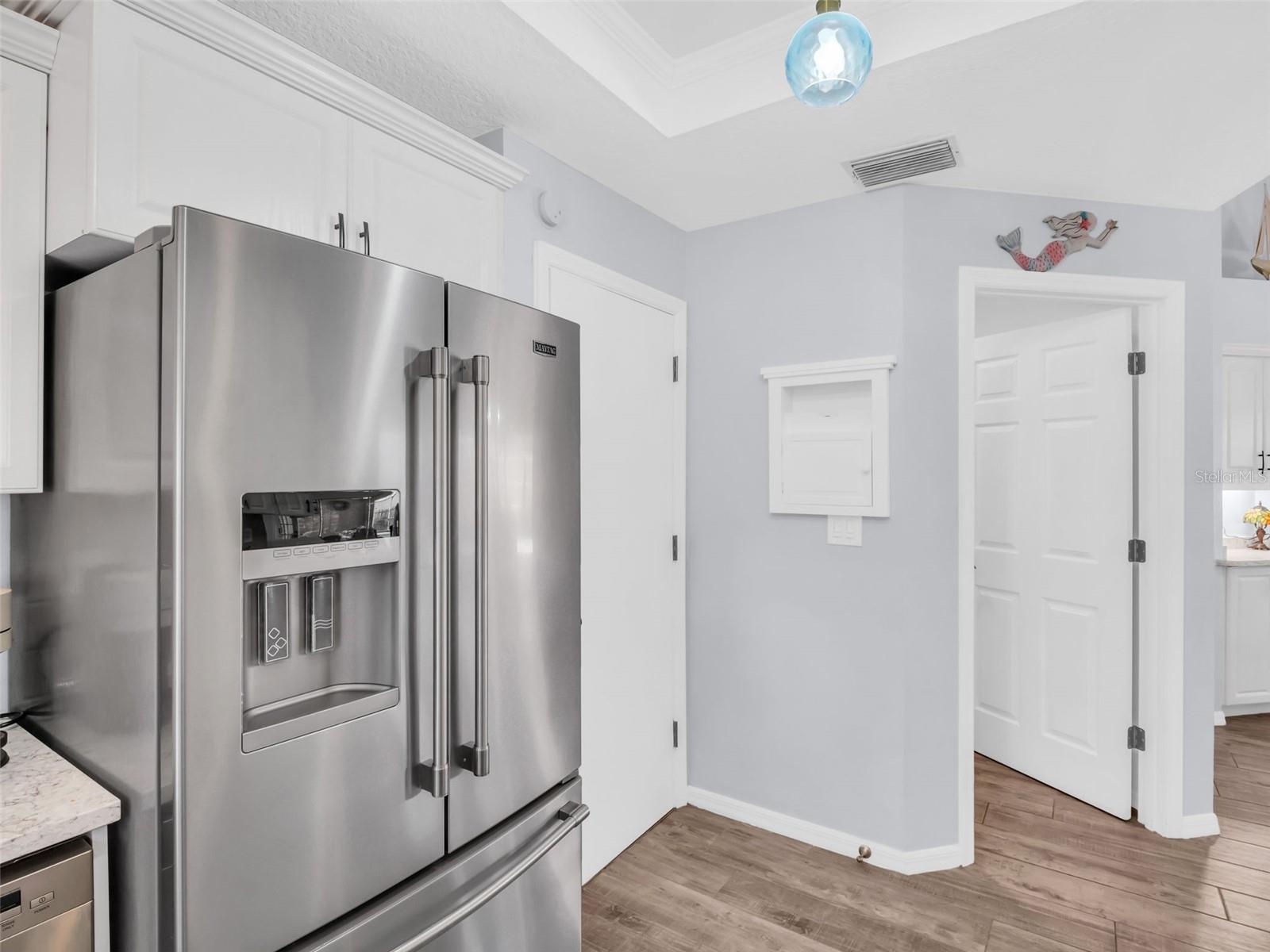 Listing photo id 19 for 4787 Klosterman Oaks Boulevard