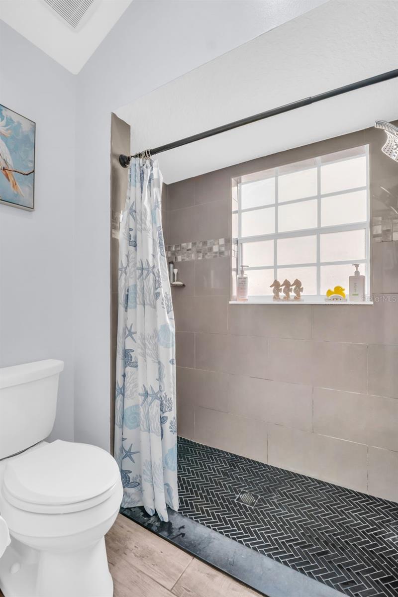 Listing photo id 26 for 4787 Klosterman Oaks Boulevard