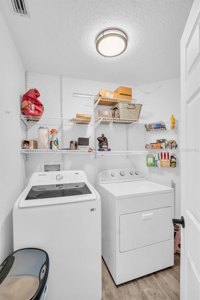 Listing photo id 52 for 4787 Klosterman Oaks Boulevard