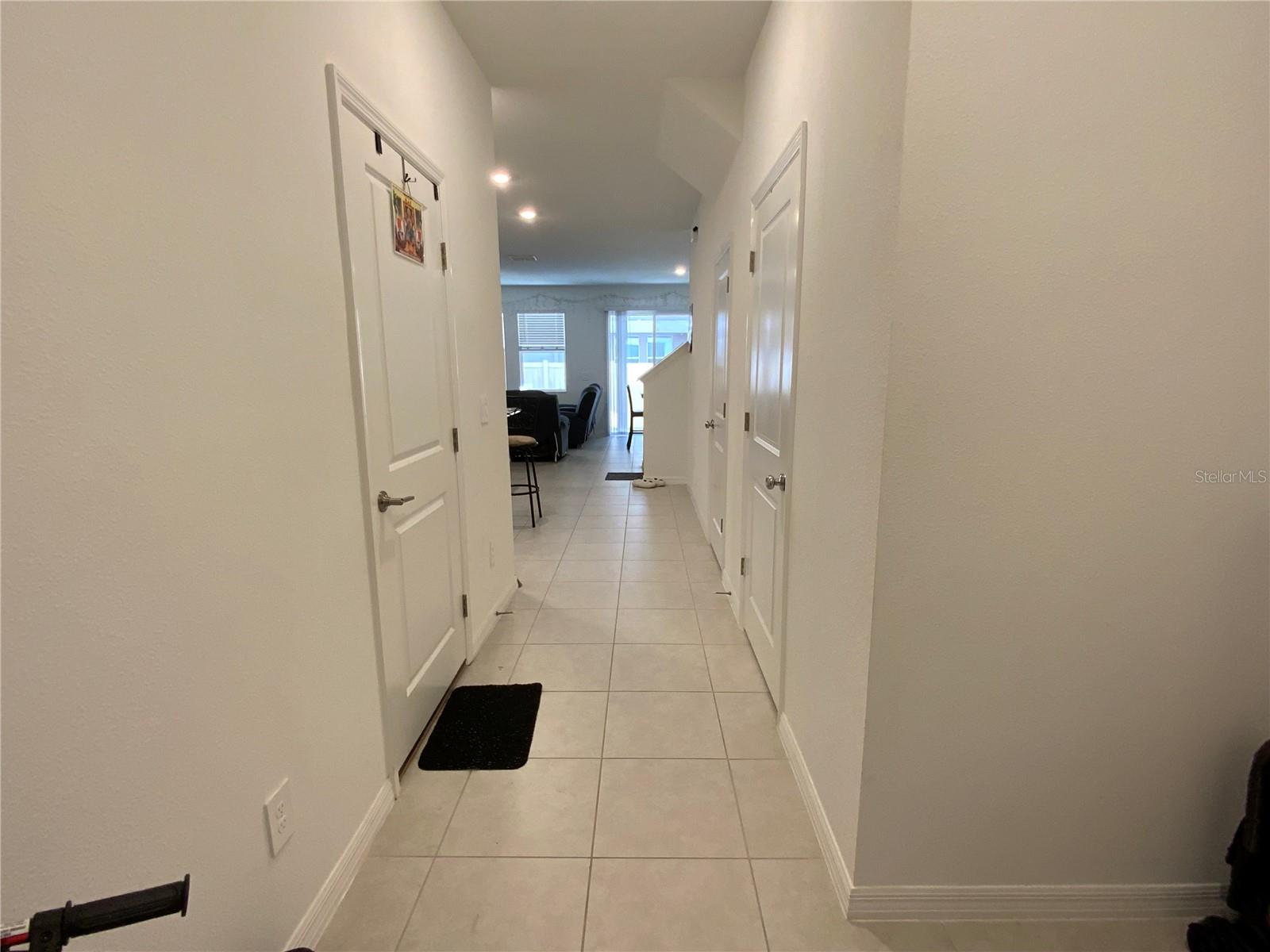 Image 3 of 25 For 10823 Fort White Court