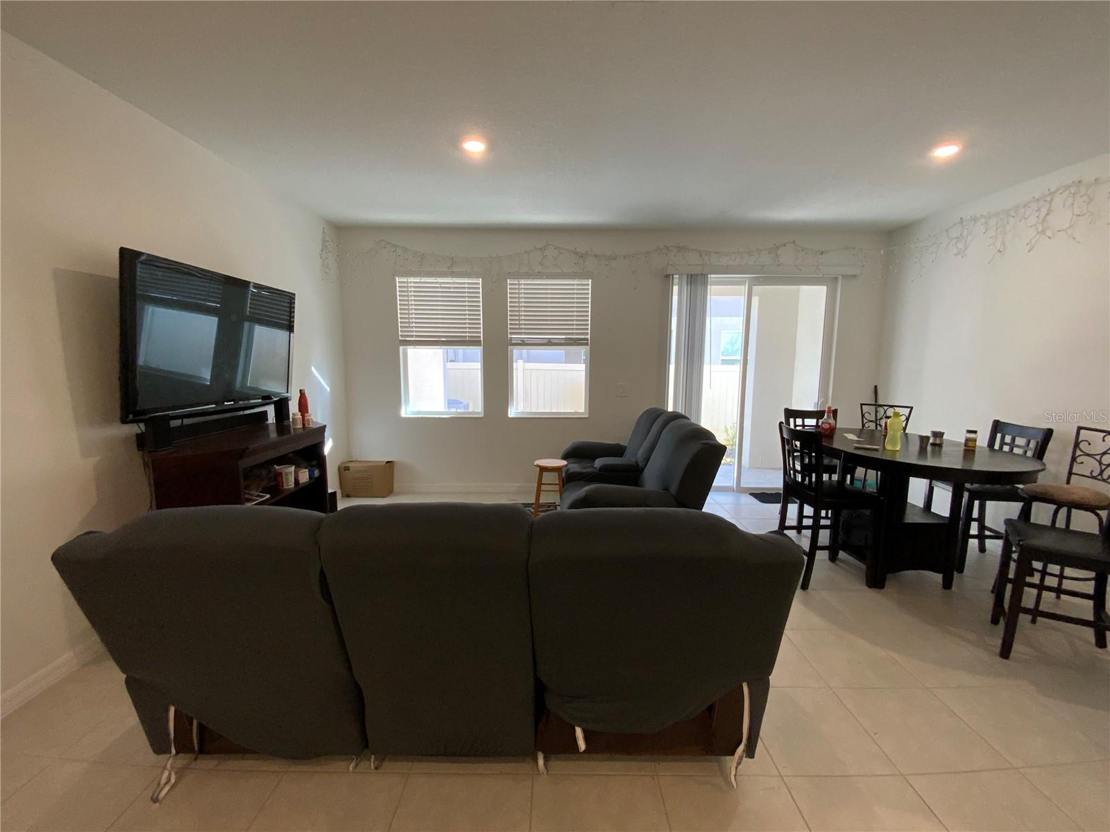 Image 4 of 25 For 10823 Fort White Court