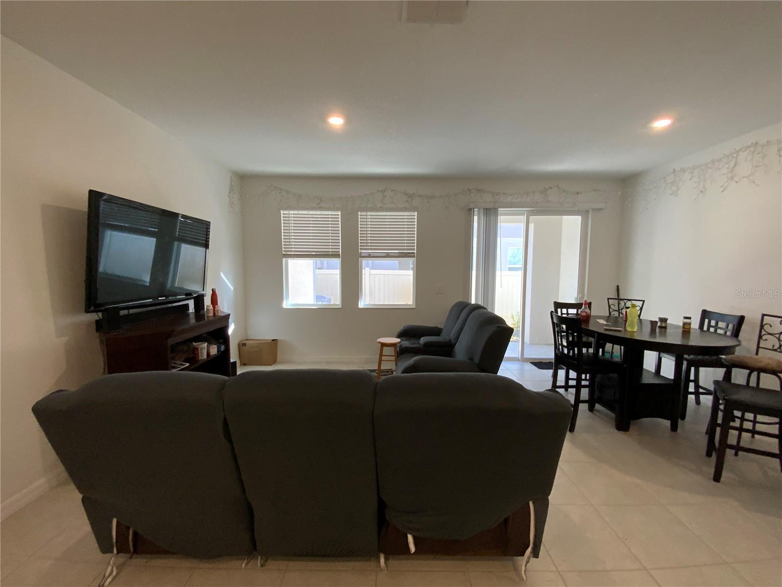 Image 5 of 25 For 10823 Fort White Court