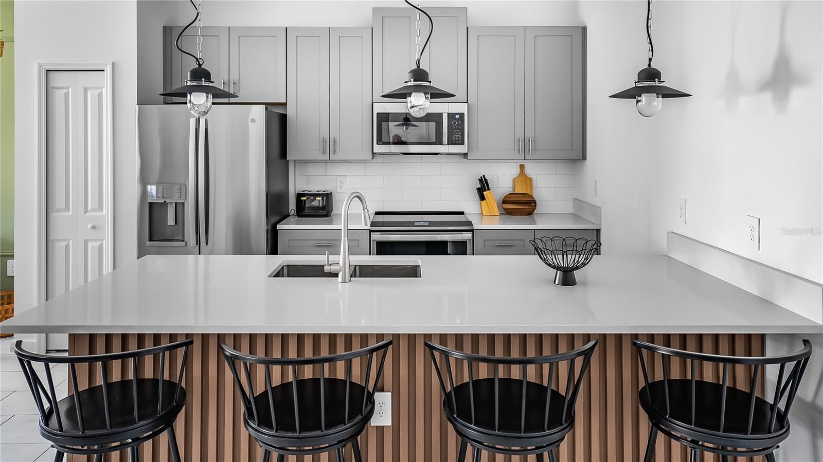 Image 3 of 68 For 2633 Scrapbook Street