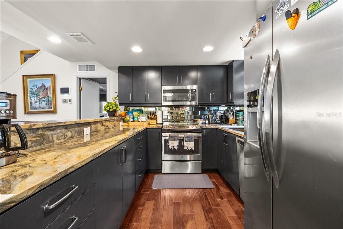 Image 10 of 41 For 2903 Bay Court Avenue