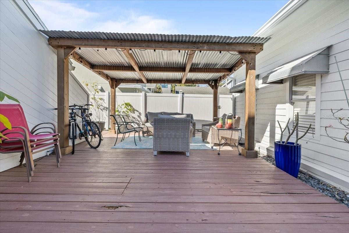 Image 28 of 41 For 2903 Bay Court Avenue