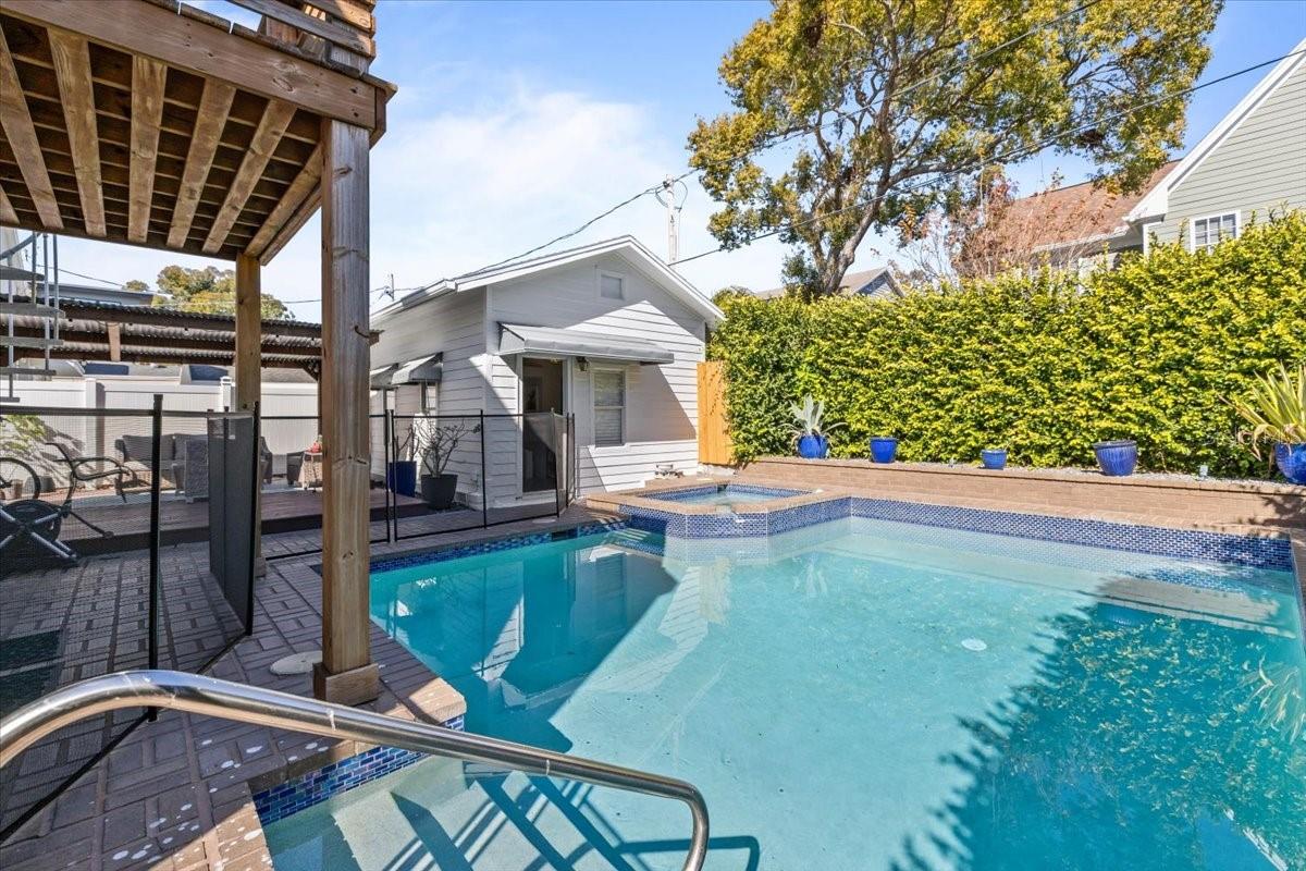 Image 35 of 41 For 2903 Bay Court Avenue