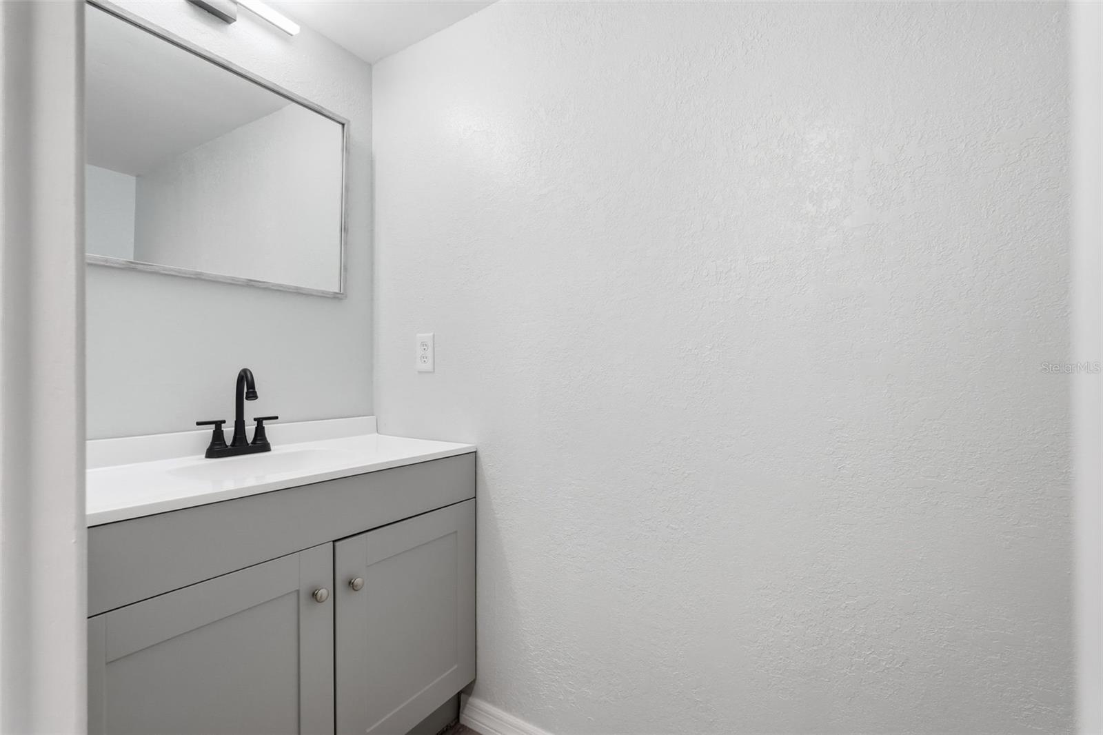 Image 33 of 42 For 1318 Mountainview