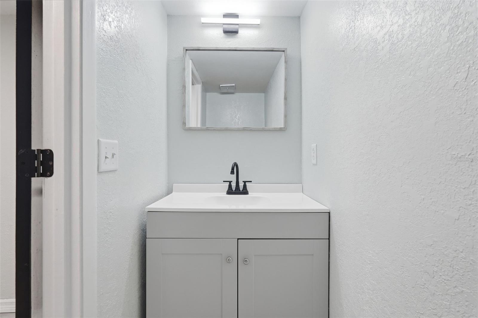 Image 34 of 42 For 1318 Mountainview