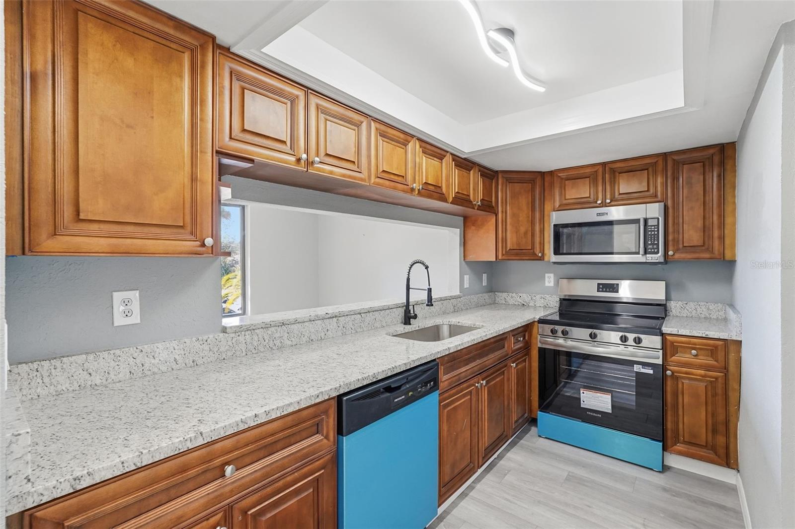 Image 5 of 42 For 1318 Mountainview