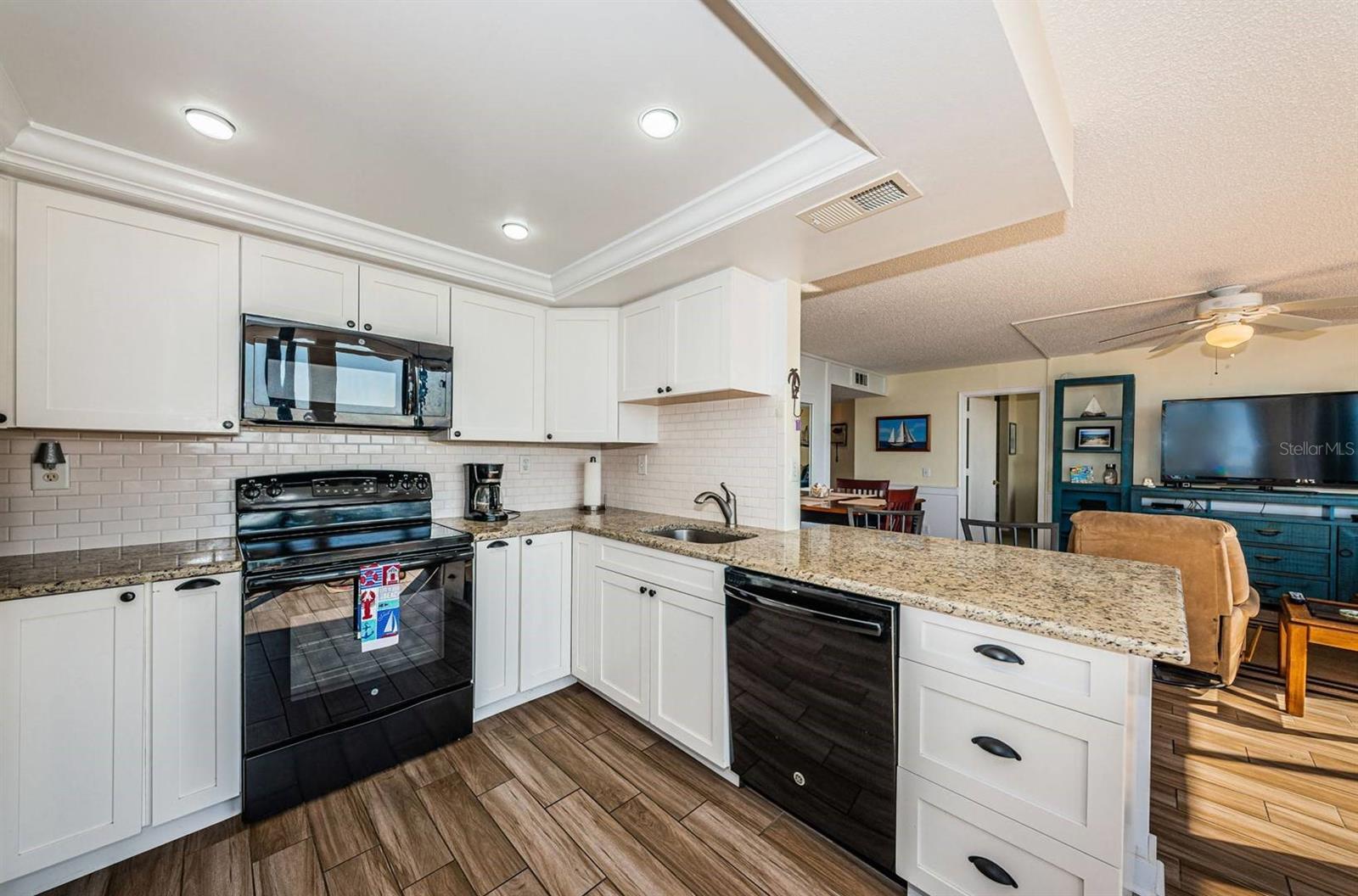 Image 9 of 25 For 6357 Bahia Del Mar Boulevard 408