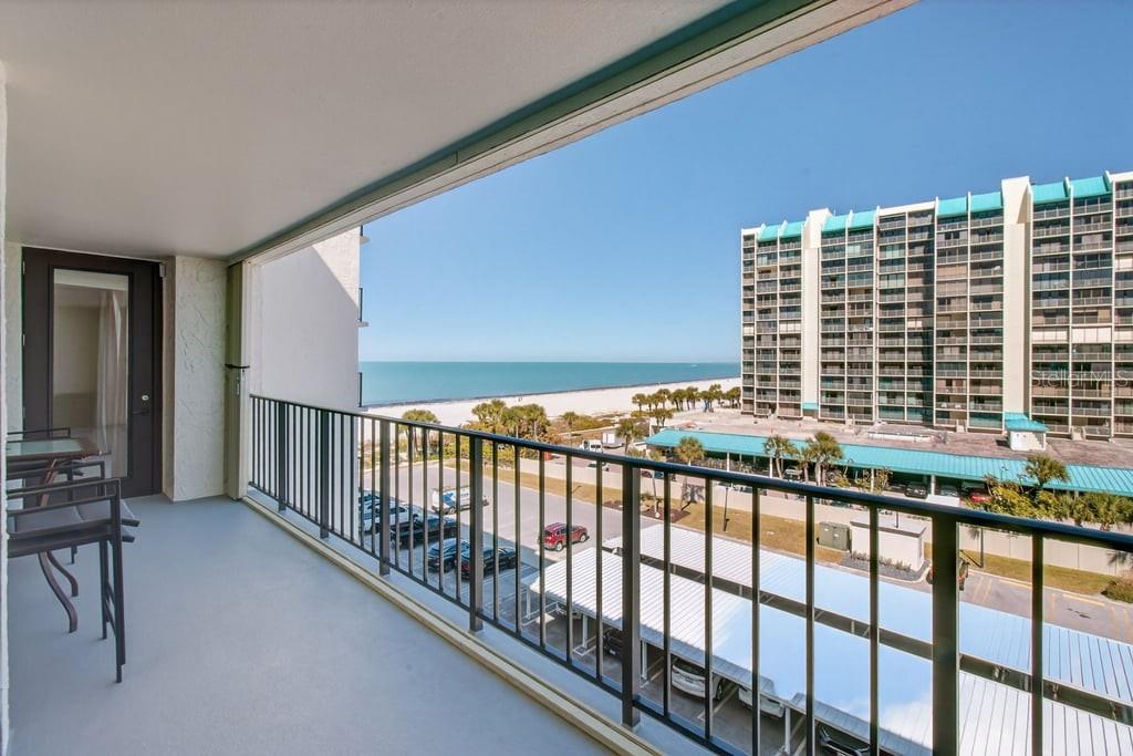 Listing photo id 17 for 1400 Gulf Boulevard 506
