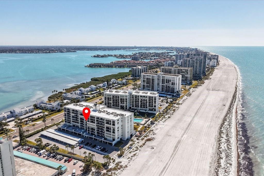Listing photo id 27 for 1400 Gulf Boulevard 506