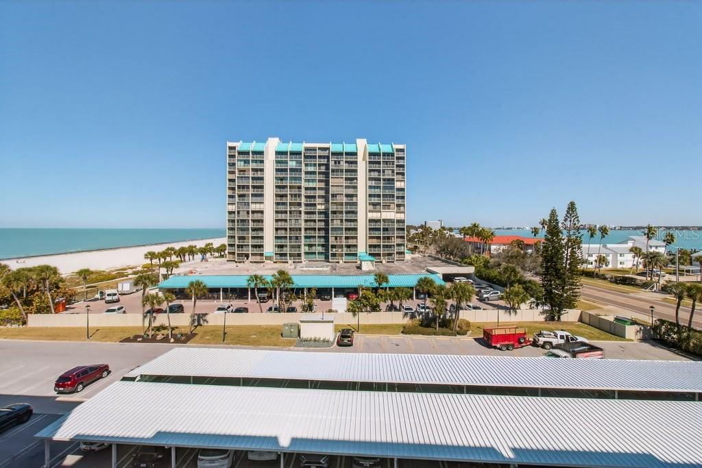 Listing photo id 36 for 1400 Gulf Boulevard 506