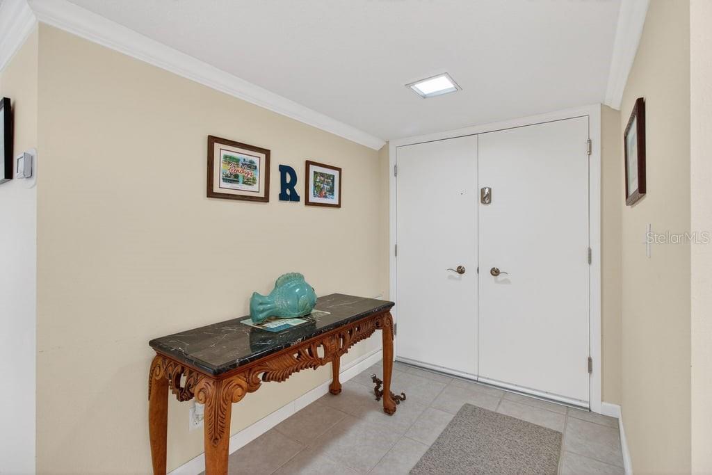 Listing photo id 2 for 1400 Gulf Boulevard 506