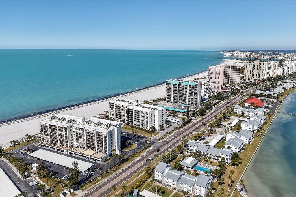 Listing photo id 43 for 1400 Gulf Boulevard 506