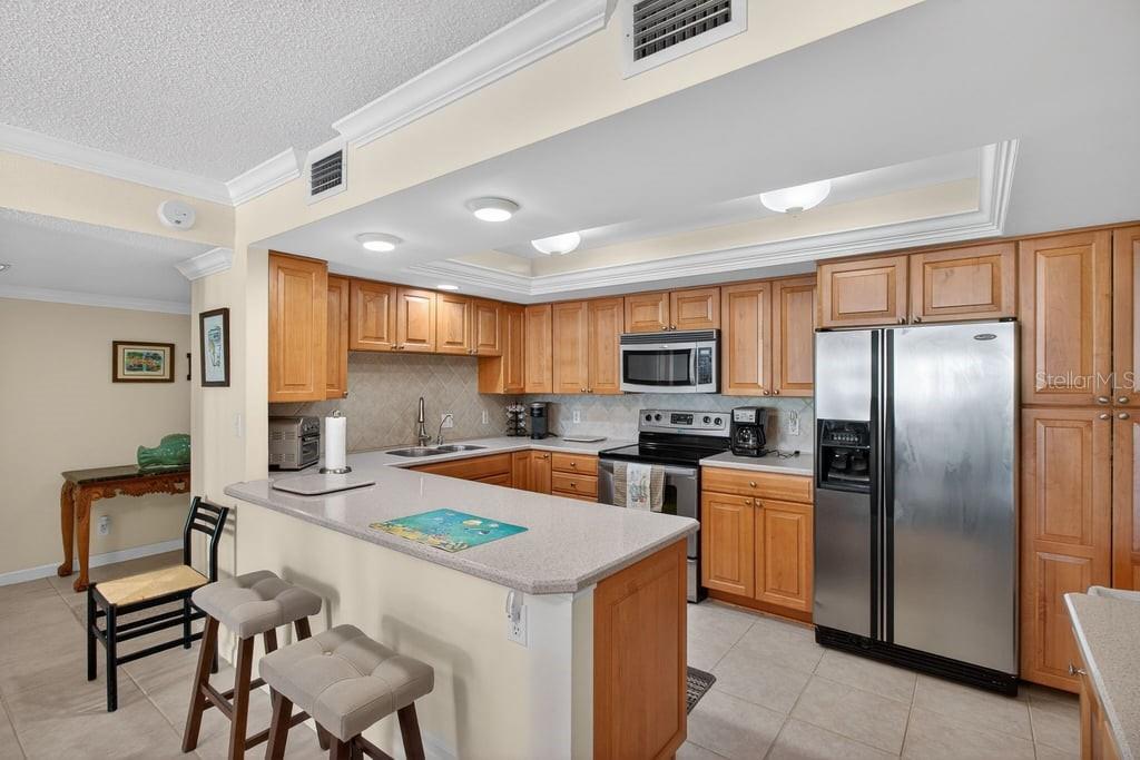 Listing photo id 4 for 1400 Gulf Boulevard 506
