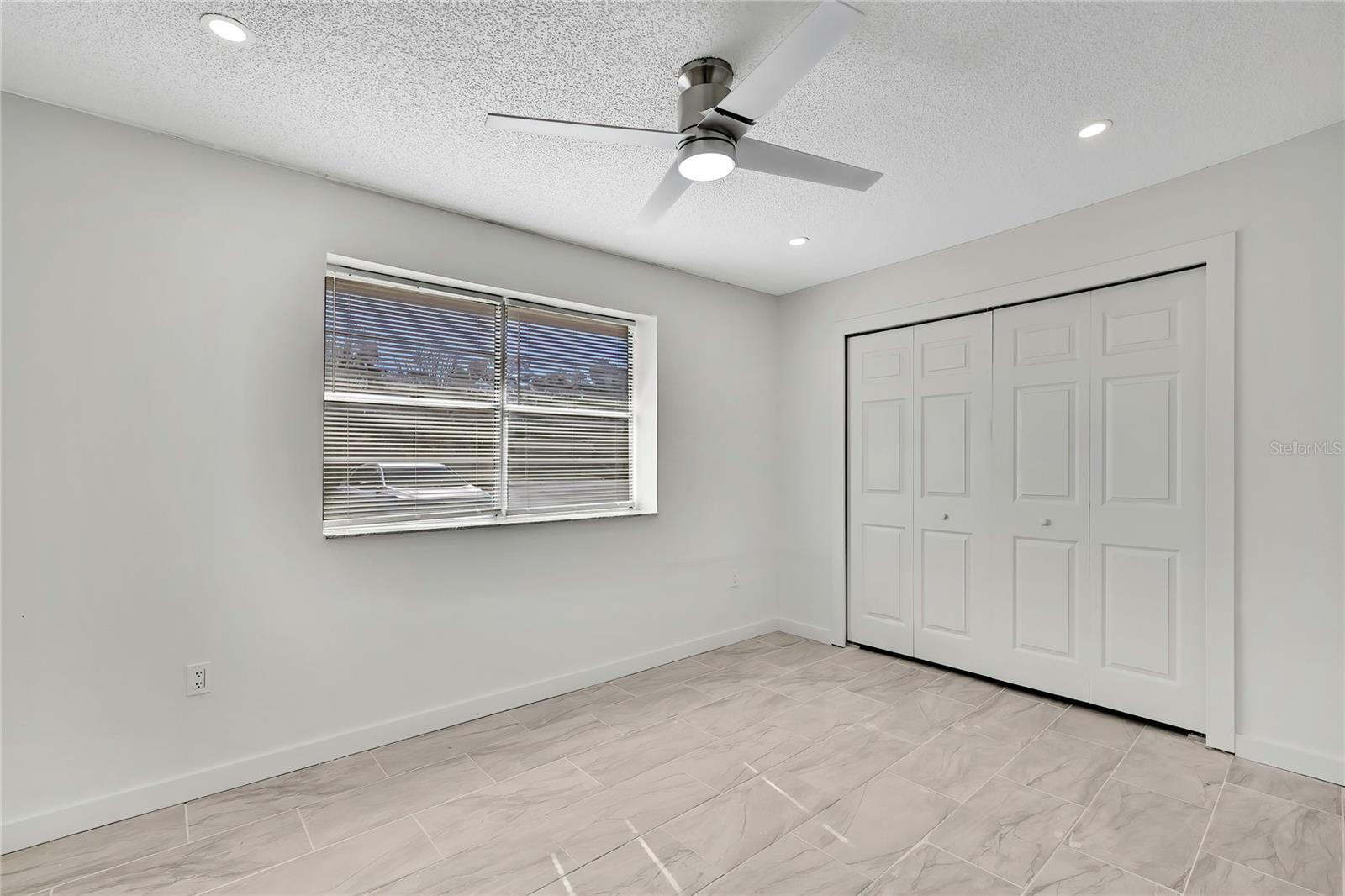 Image 15 of 25 For 10931 Tidewater Circle 10986