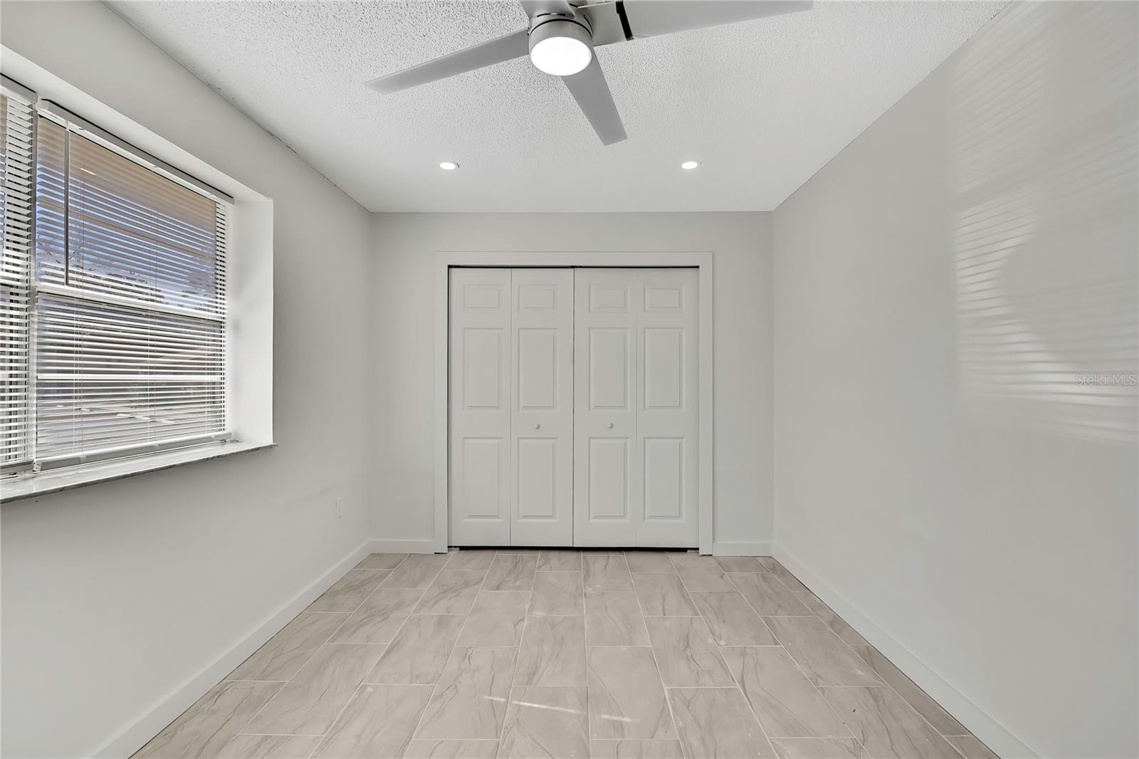 Image 16 of 25 For 10931 Tidewater Circle 10986