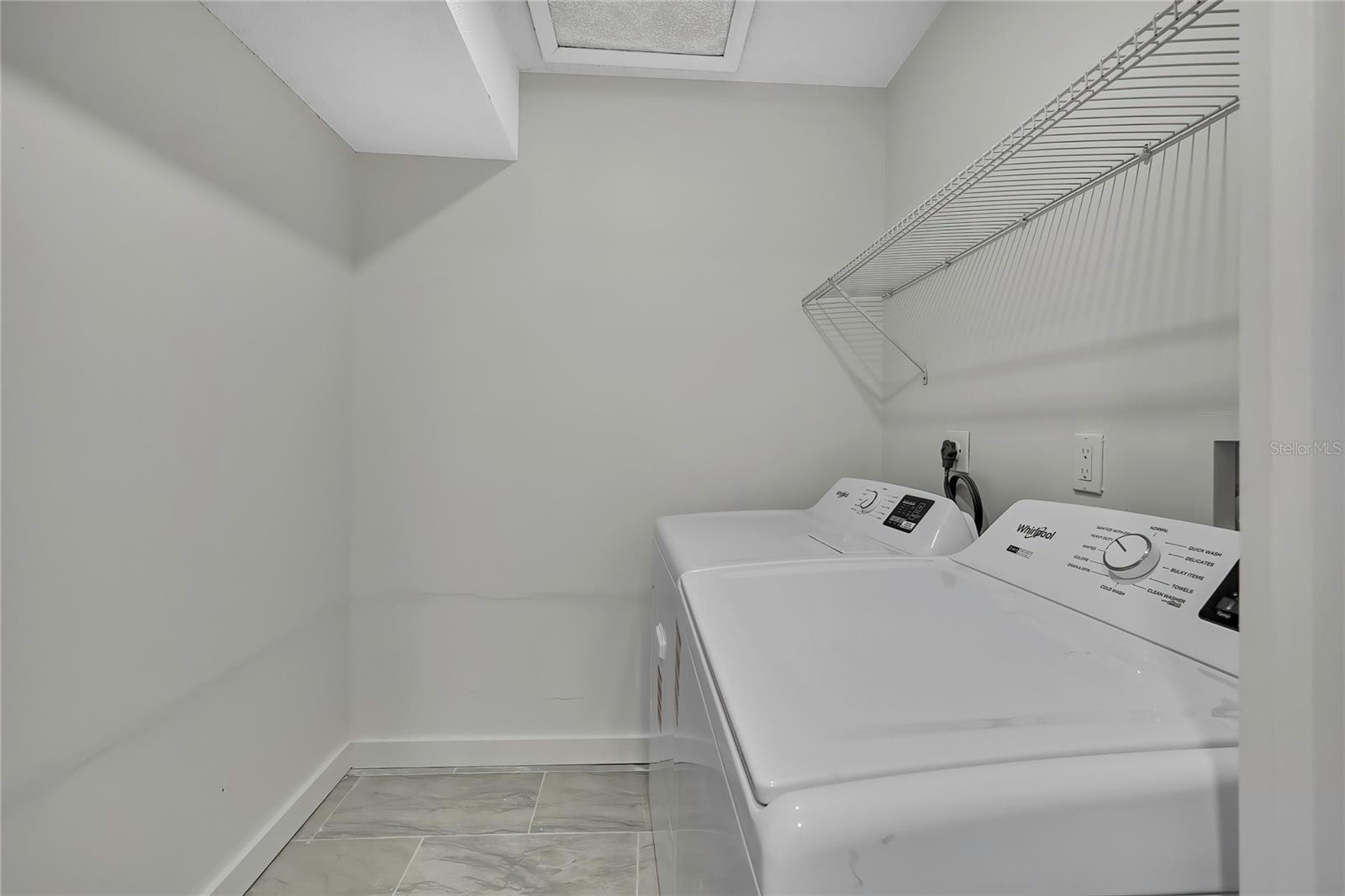 Image 20 of 25 For 10931 Tidewater Circle 10986