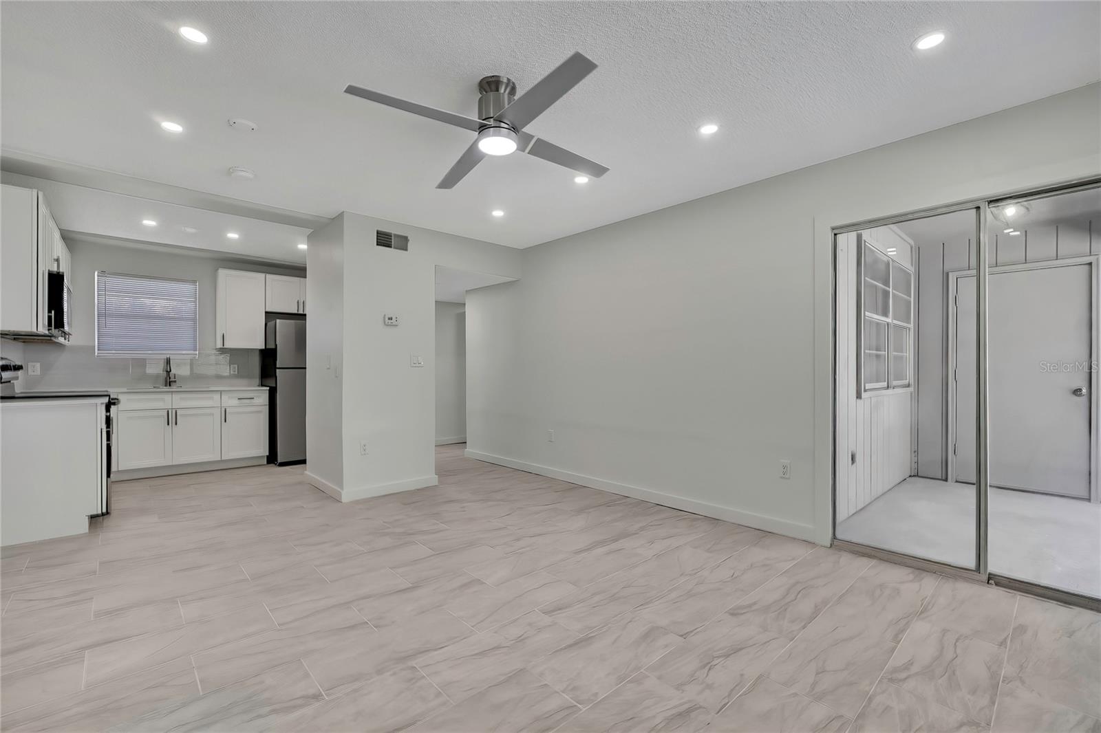 Image 5 of 25 For 10931 Tidewater Circle 10986