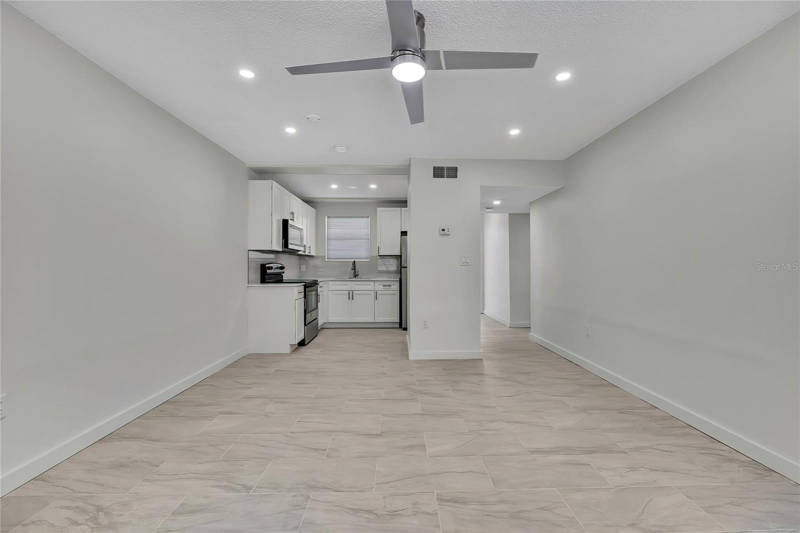 Image 6 of 25 For 10931 Tidewater Circle 10986