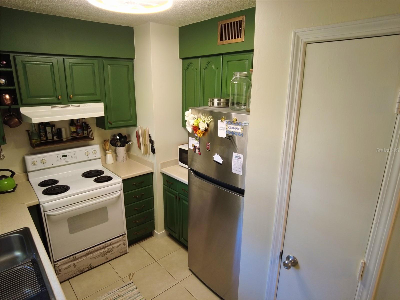 Image 8 of 19 For 6930a Place De La Paix  2b