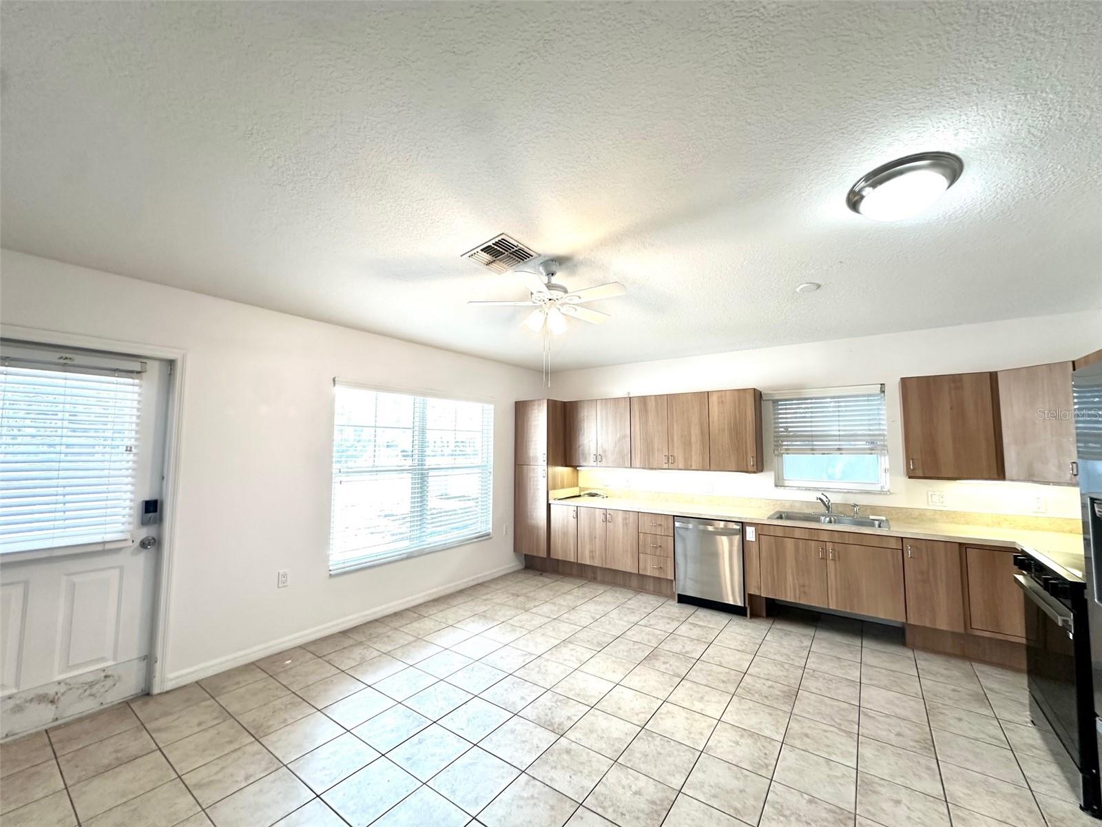 Image 4 of 16 For 1121 Dr Martin Luther King Jr Street S