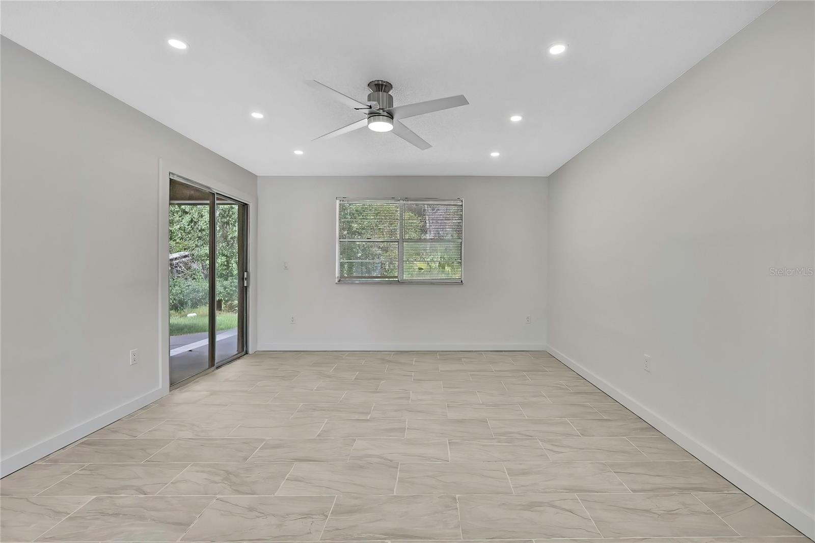 Image 2 of 20 For 10931 Tidewater Circle 10987