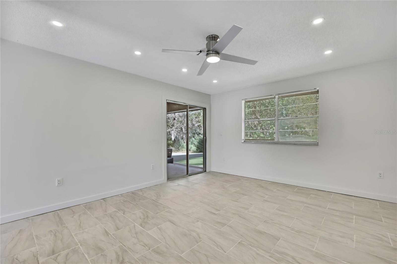 Image 4 of 20 For 10931 Tidewater Circle 10987