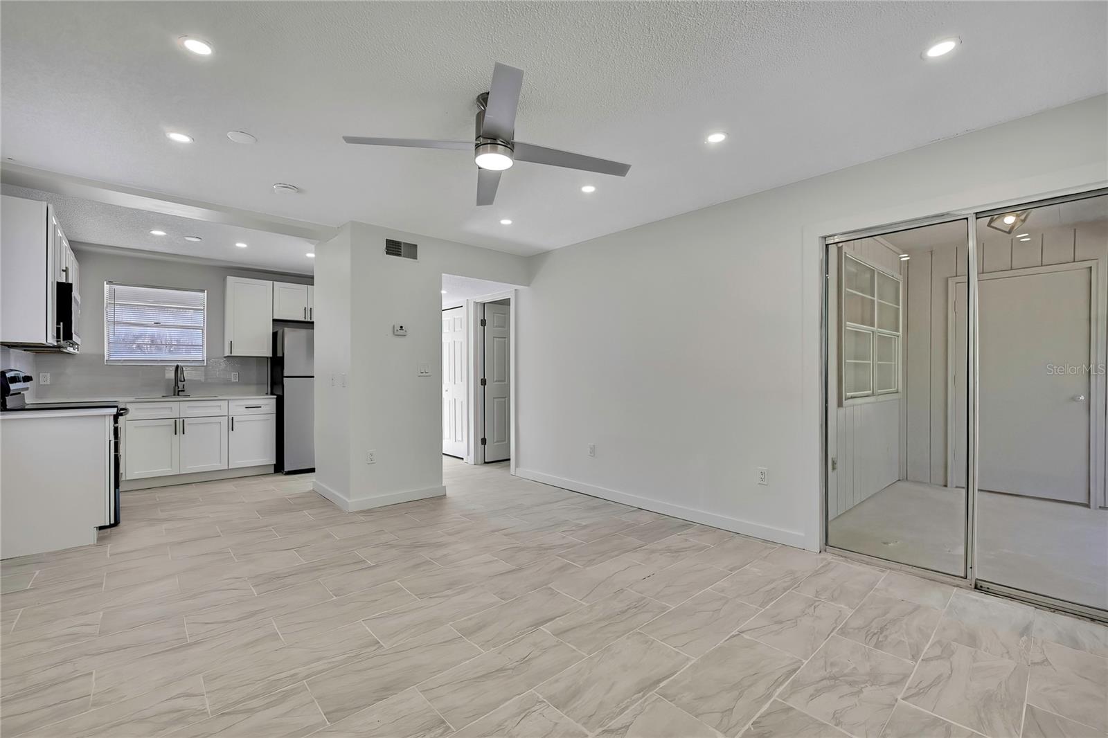 Image 5 of 20 For 10931 Tidewater Circle 10987